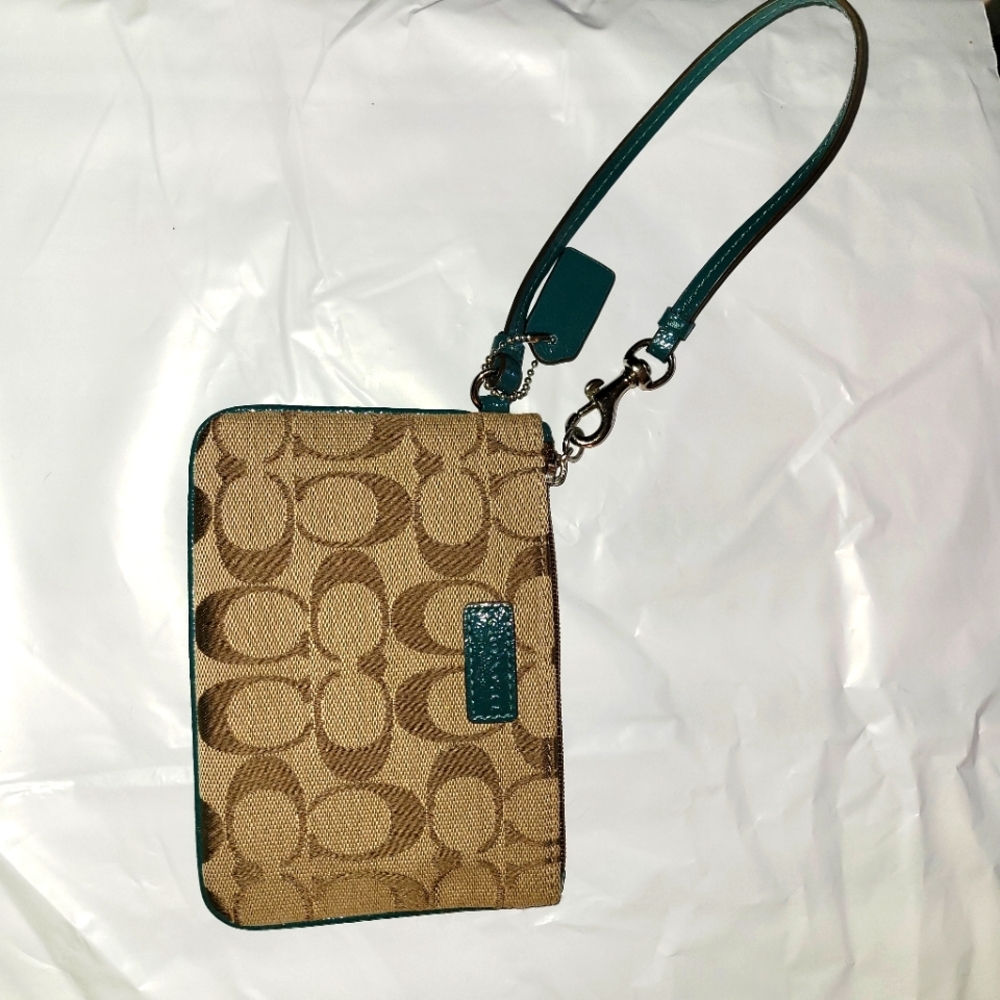 Wristlet
